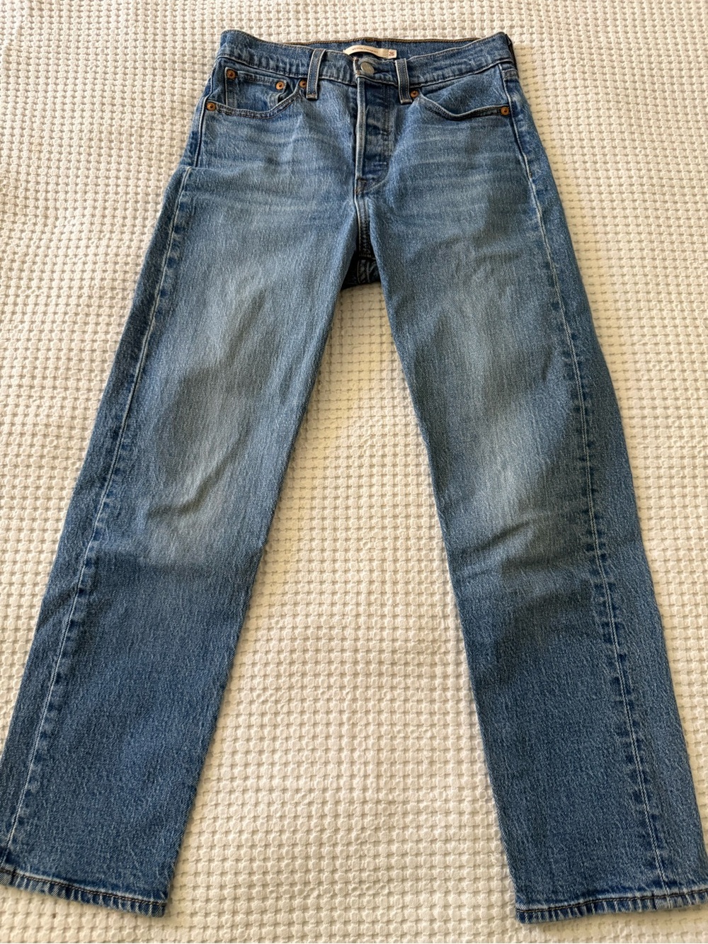 Levi's premium Women's wedgie Straight-Leg Jeans in Light Blue Wash